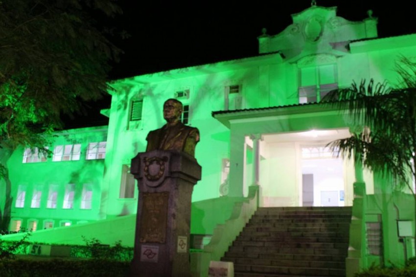 Santa Casa ilumina fachada para mês da Doação de Órgãos