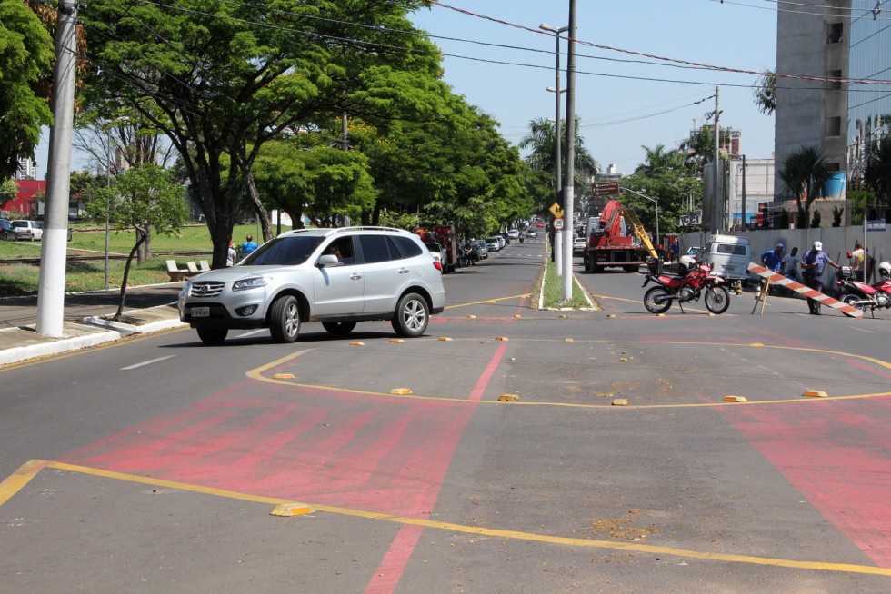 Loja é assaltada na Avenida das Esmeraldas