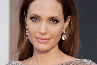 Anorexia de Angelina Jolie causa crise no casamento