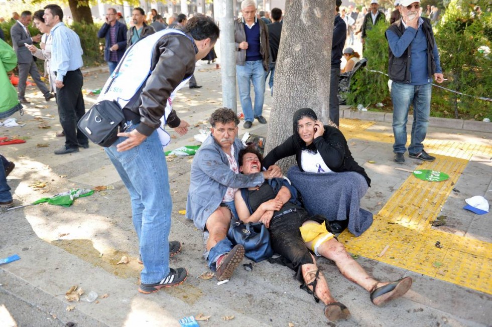 Atentado durante protesto por paz mata 86 na Turquia