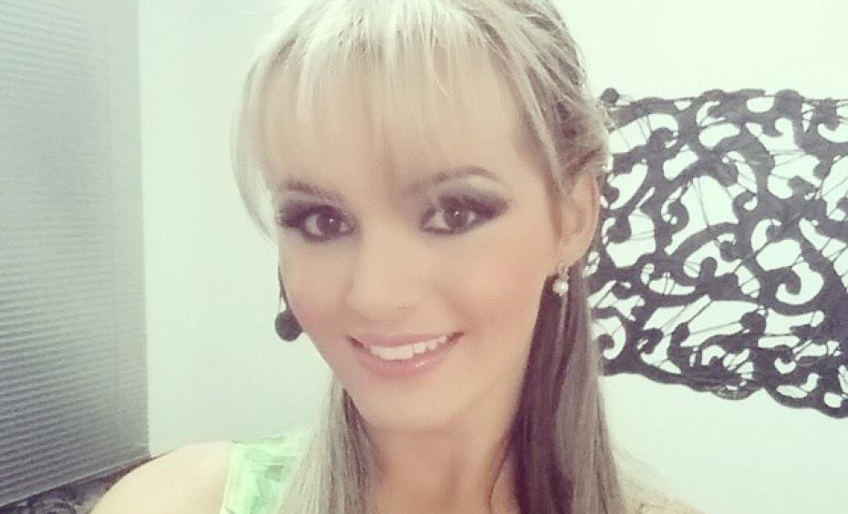 Transexual investe R$ 30 mil em estética