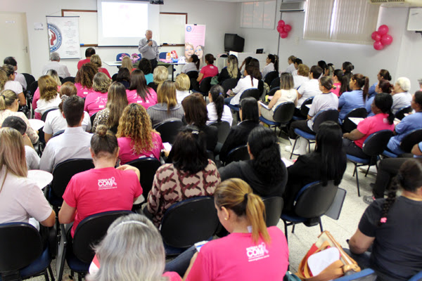 Encontro abre Outubro Rosa na Santa Casa