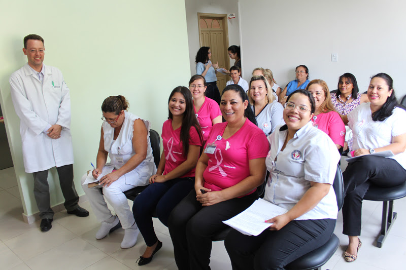 Santa Casa participa de ação de prevenção ao câncer de mama