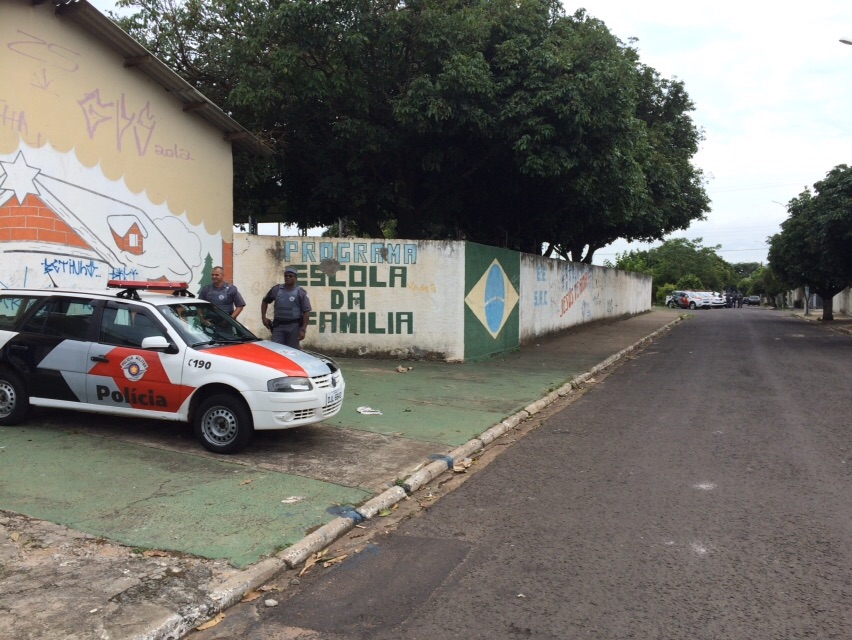 Alunos ocupam escola na zona sul de Marília