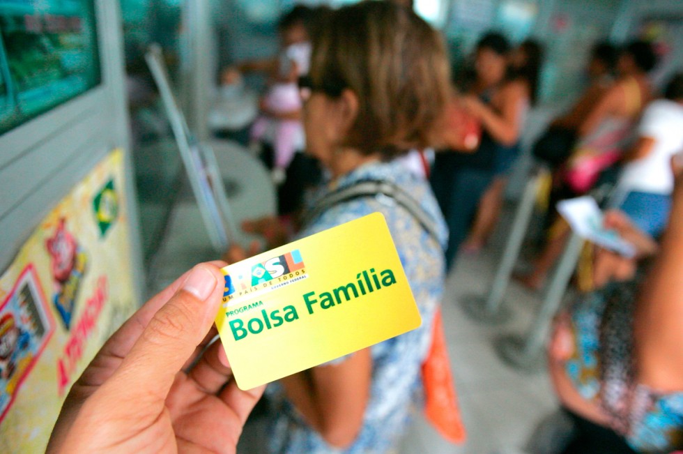 Bolsa Família deve sofrer corte de R$ 10 bilhões