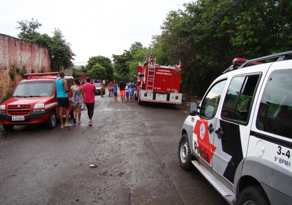 Criança morre arrastada por enxurrada na zona sul