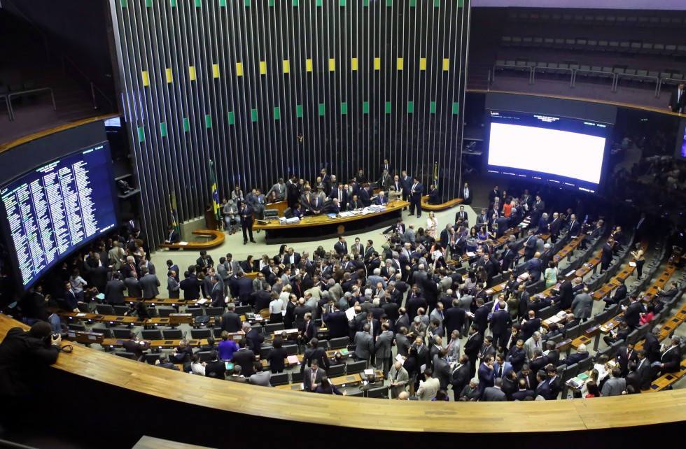 STF suspende comissão do impeachment na Câmara