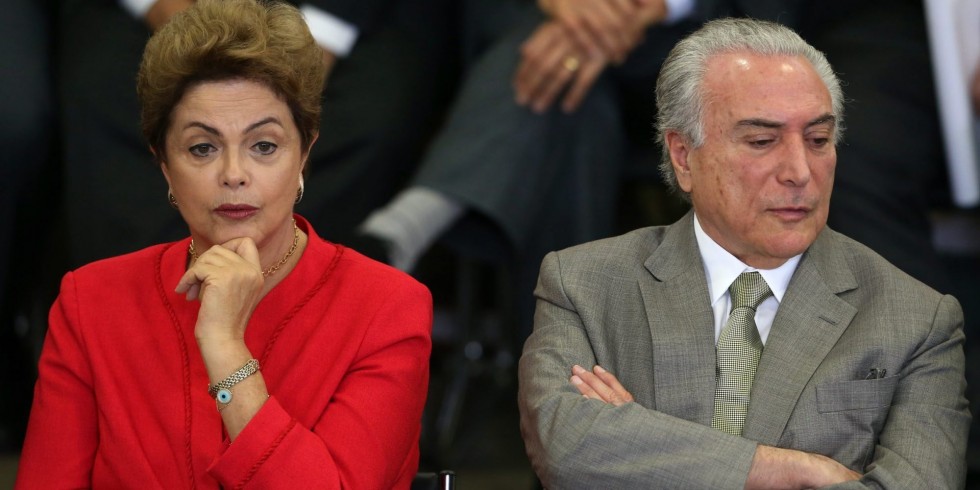 DF - CONCESSÕES/PACOTE/DILMA ROUSSEFF - POLÍTICA - A presidente Dilma Rousseff, e o vice-presidente Michel Temer na cerimônia de anúncio da nova etapa do Programa de Investimento em Logística, no Palácio do Planalto em Brasília. 09/06/2015 - Foto: ANDRÉ DUSEK/ESTADÃO CONTEÚDO