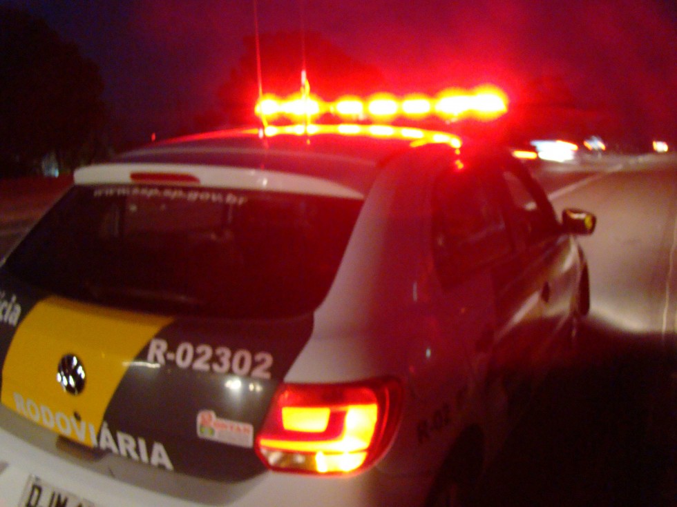 Jovem sofre grave acidente na Rodovia SP-294