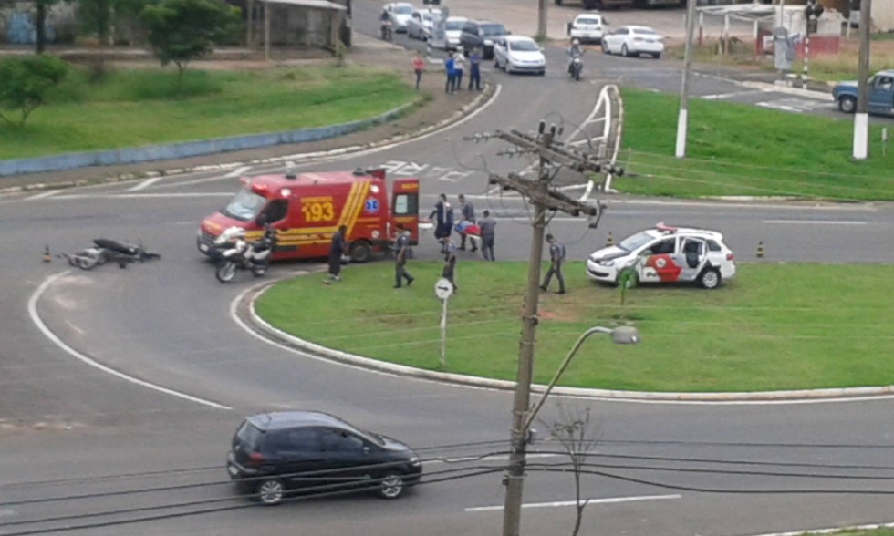 Motos se chocam em acidente na zona norte