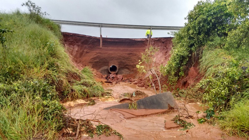 Rodovias da região são interditadas após chuva