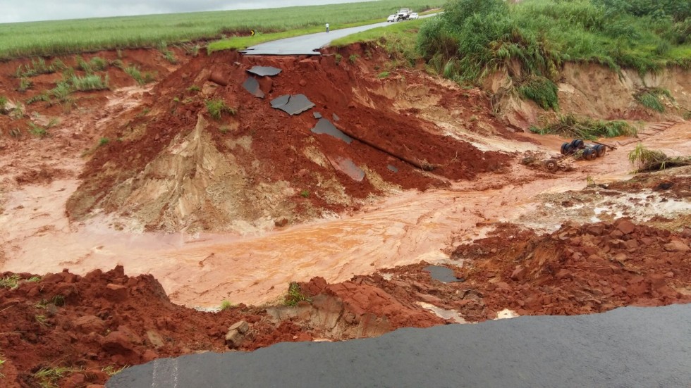 Rodovias da região continuam interditadas