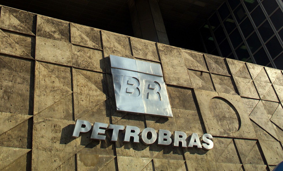 Petrobras reduz em 25% previsão de investimentos