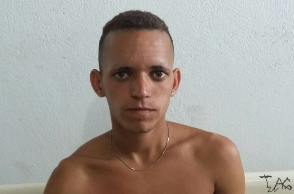 Jovem arromba salão de festas e acaba preso