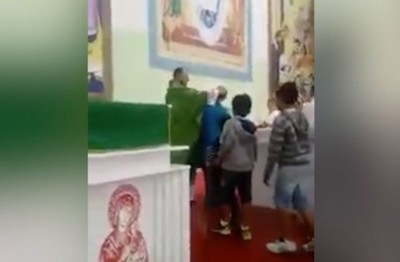 Bênção inusitada em igreja de Brasília gera revolta