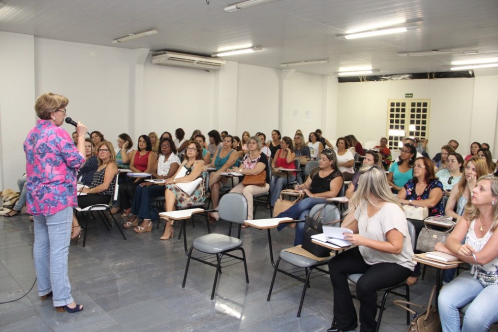 Educação promove capacitação para 2016