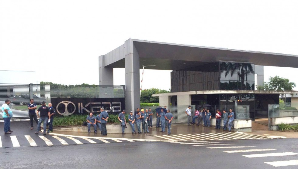 Greve continua em metalúrgica mariliense