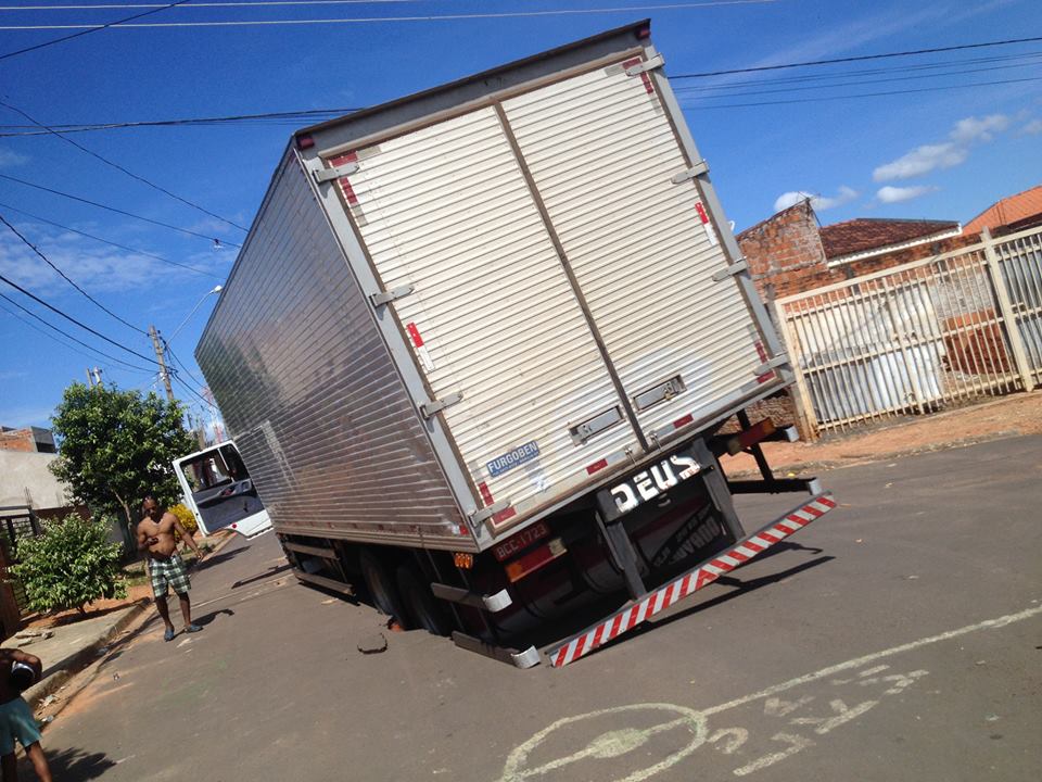 Zona sul de Marília agoniza com os buracos