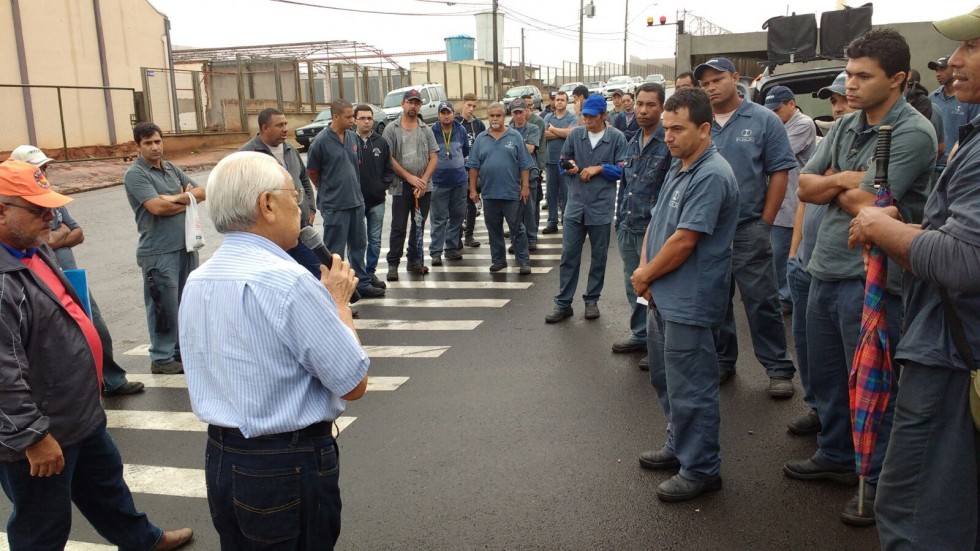 Trabalhadores de metalúrgica recusam proposta de empresa