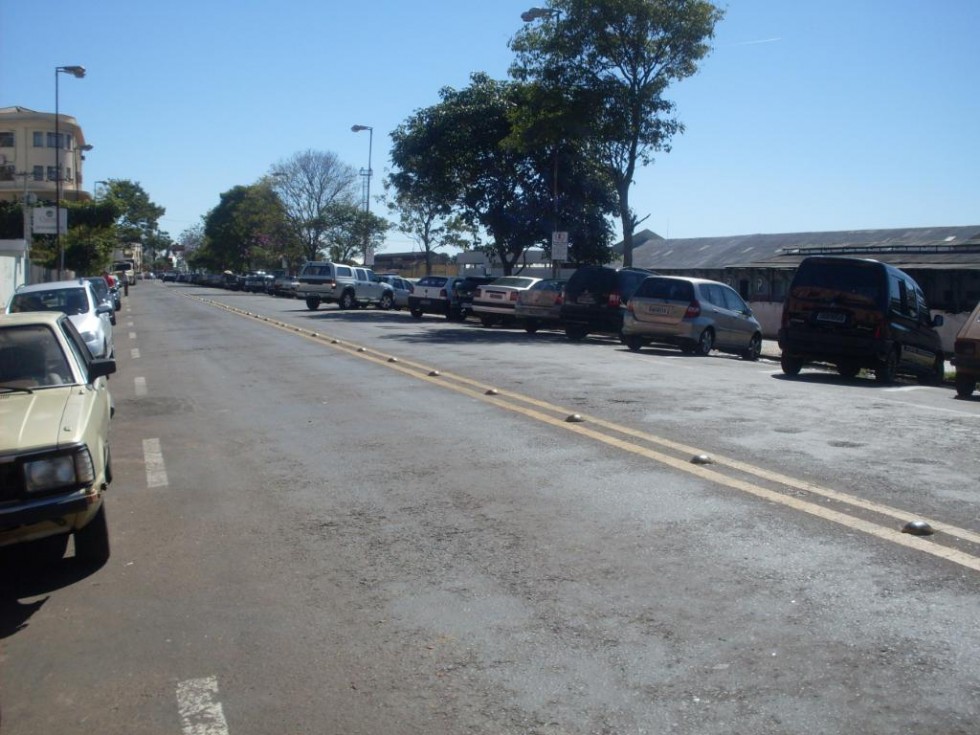 Moto é furtada no centro de Marília