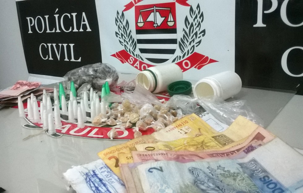 Dise prende dupla por tráfico na zona sul de Marília