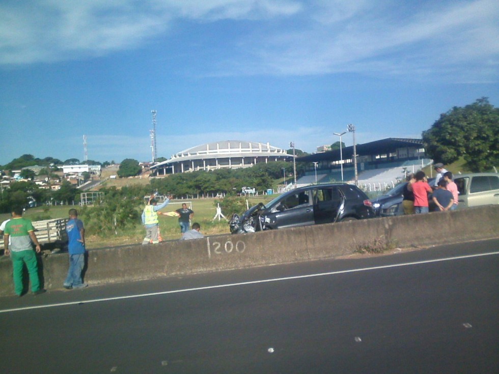 Homem se fere em acidente na Rodovia do Contorno