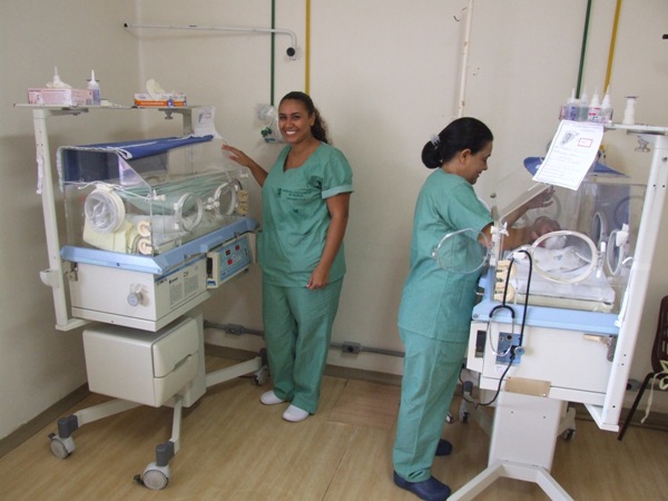 HMI utiliza banho ofurô para recém-nascidos