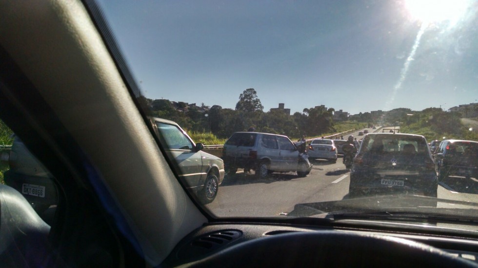 Acidentes causam transtorno na Rodovia do Contorno