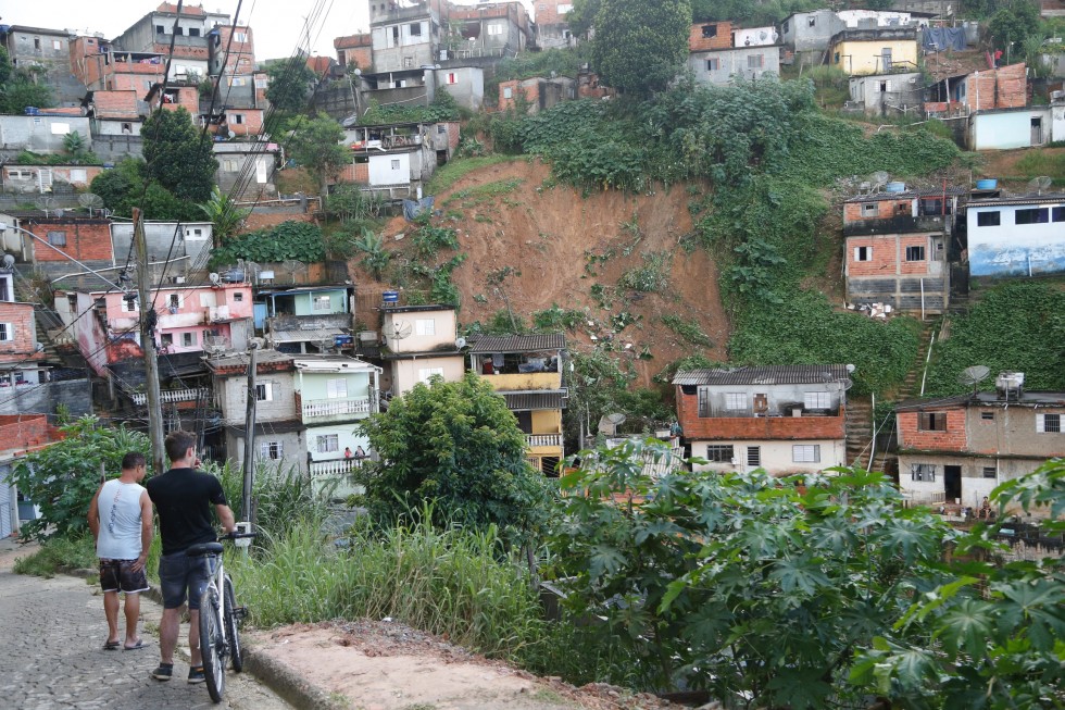 Sobe para 20 o número de mortes causadas pela chuva