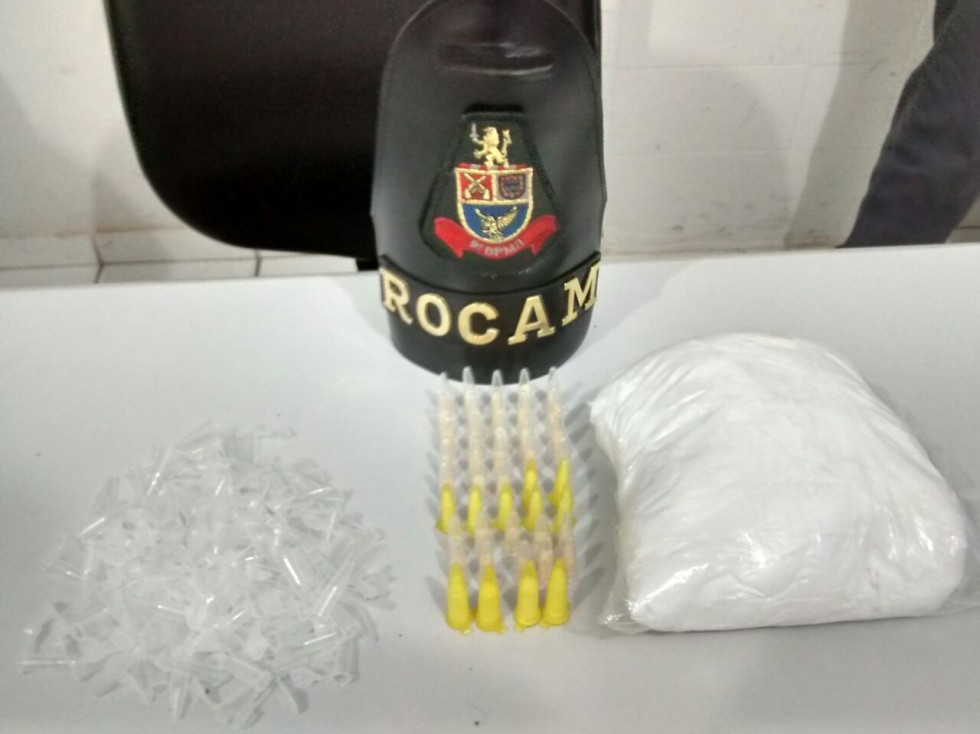 Rocam prende homem com drogas no CDHU