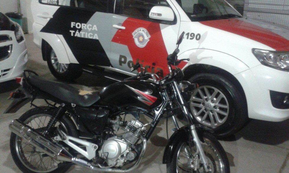 Força Tática recupera moto furtada em Marília