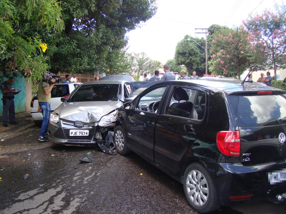 Perseguição policial termina em acidente em Marília