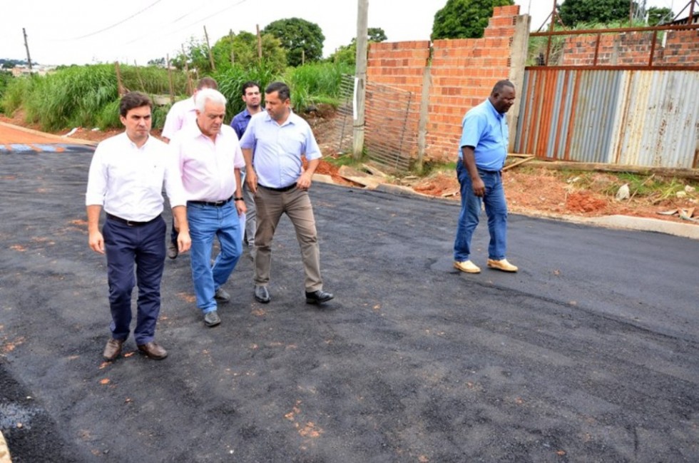 Rua Vidal de Negreiros recebe nova pavimentação