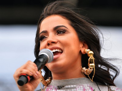 Anitta procura especialista para reverter preenchimento