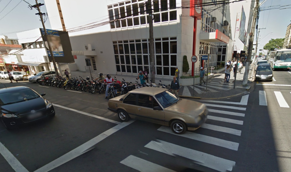 Moto é furtada na região central de Marília