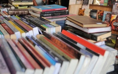 Ministério Público investiga livros didáticos ideológicos