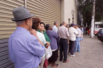 Idade mínima na aposentadoria pode reduzir desigualdade