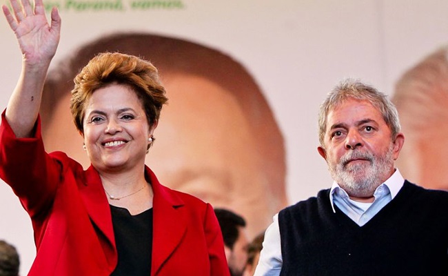 Ao lado do presidente Lula, Dilma Rousseff participou de comício em Curitiba