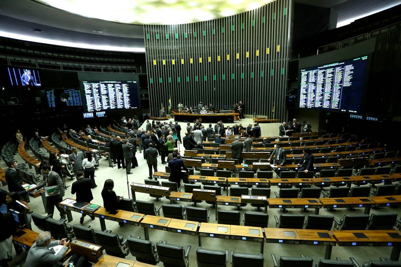 Brasília - O presidente da Câmara dos Deputados, Eduardo Cunha, anuncia oficialmente o cronograma de votação do impeachment de Dilma no Plenário (Wilson Dias/Agência Brasil)