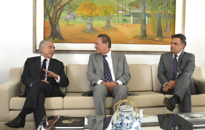 Renan se reúne com Temer e Aécio em Brasília