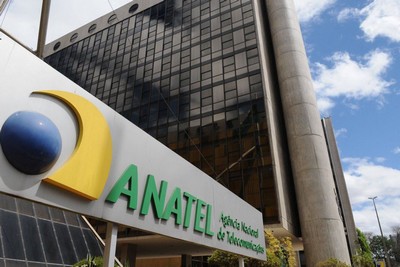 Anatel proíbe operadoras de limitar banda larga fixa