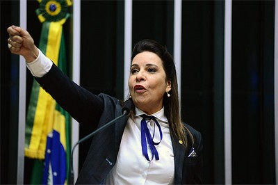 Prefeito elogiado em voto pelo impeachment é preso