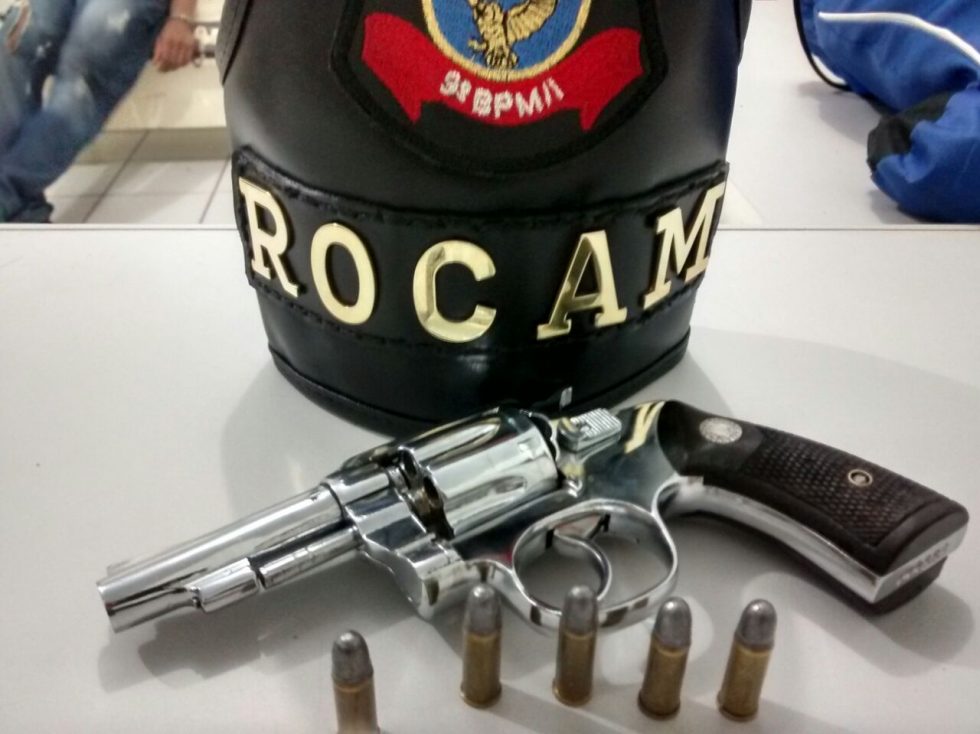 Rocam prende homem armado na zona sul