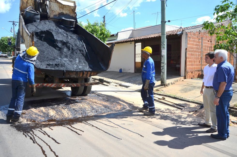 Prefeitura reforça tapa buracos na zona norte