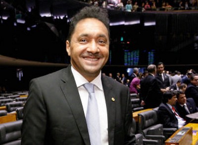 Tiririca faz piada com votos de deputados