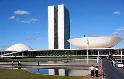 Homem ateia fogo ao próprio corpo no Planalto Central