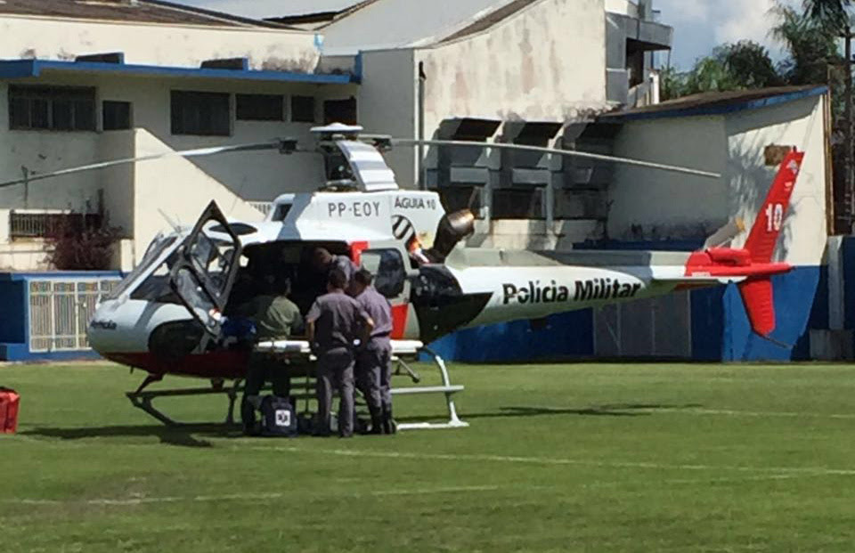 Paciente chega a Santa Casa de helicóptero