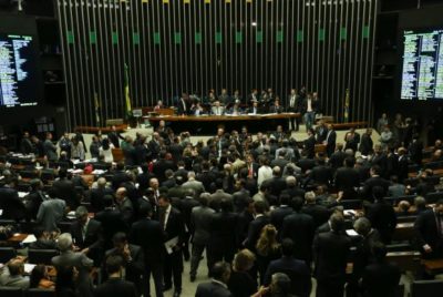 Congresso aprova projeto que altera meta fiscal de 2016