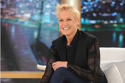 Em baixa na TV, Xuxa se prepara para virar youtuber