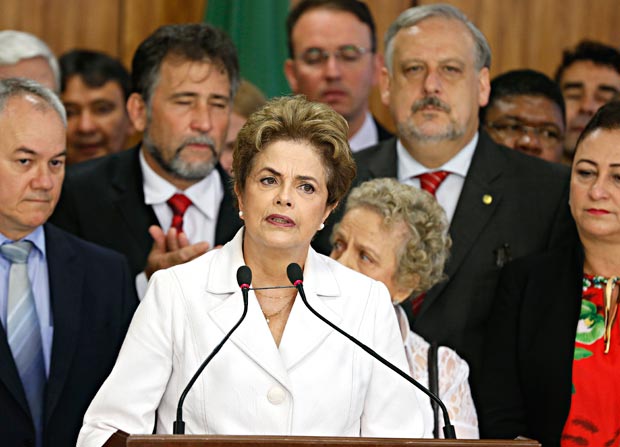 “Vivo a dor da traição e injustiça”, diz Dilma